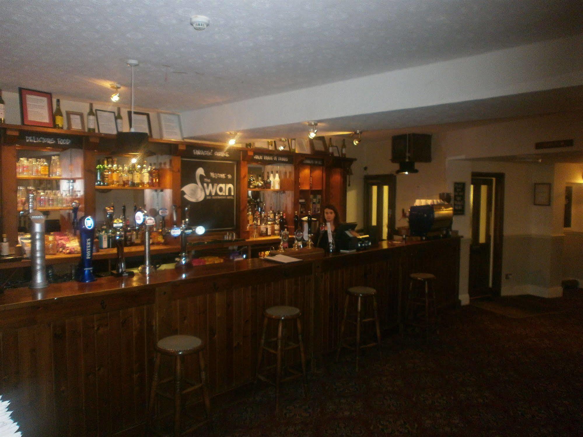The Swan Hotel Almondsbury Exterior photo